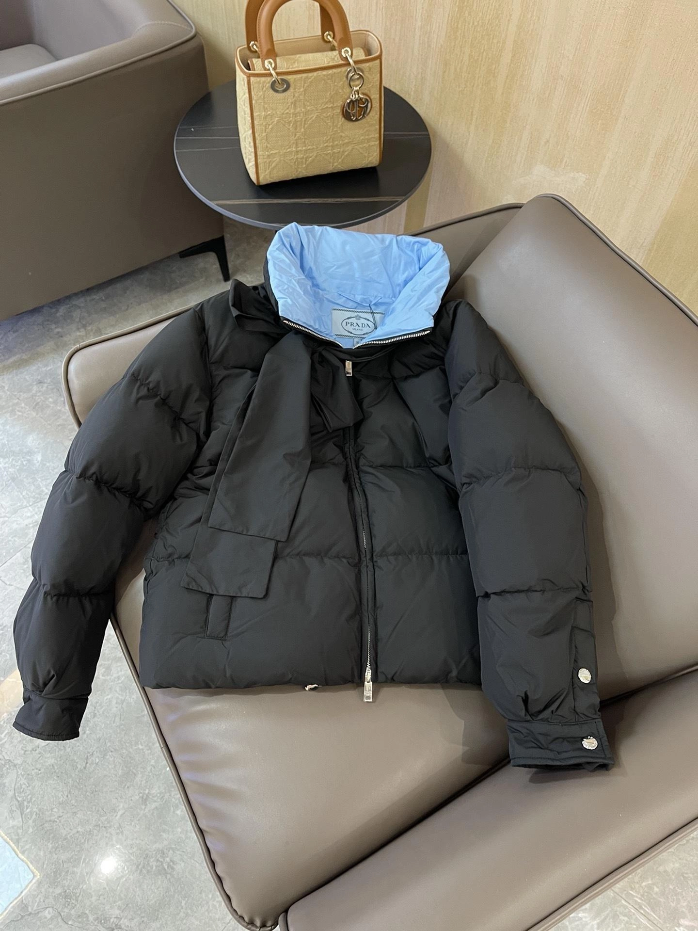 리나일론 숏 다운 재킷
