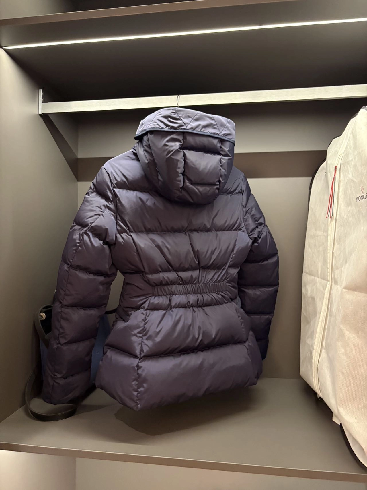 아보체 쇼트 다운 패딩