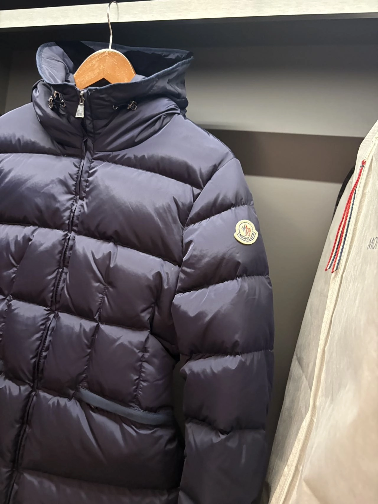 아보체 쇼트 다운 패딩