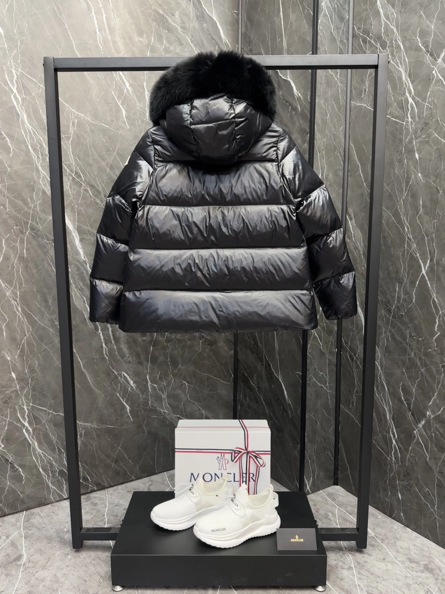 세리퍼 쇼트 다운 패딩