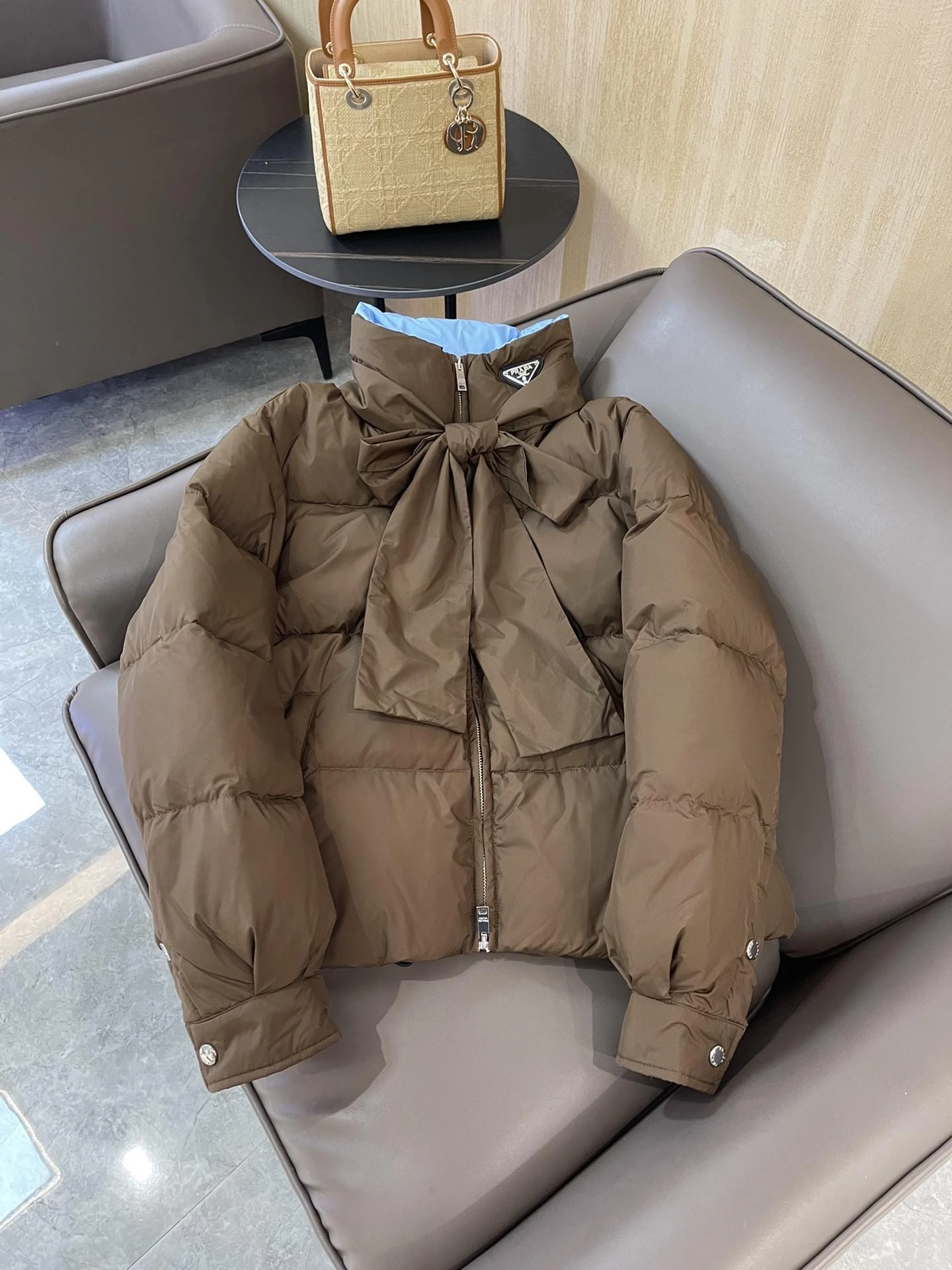 리나일론 숏 다운 재킷
