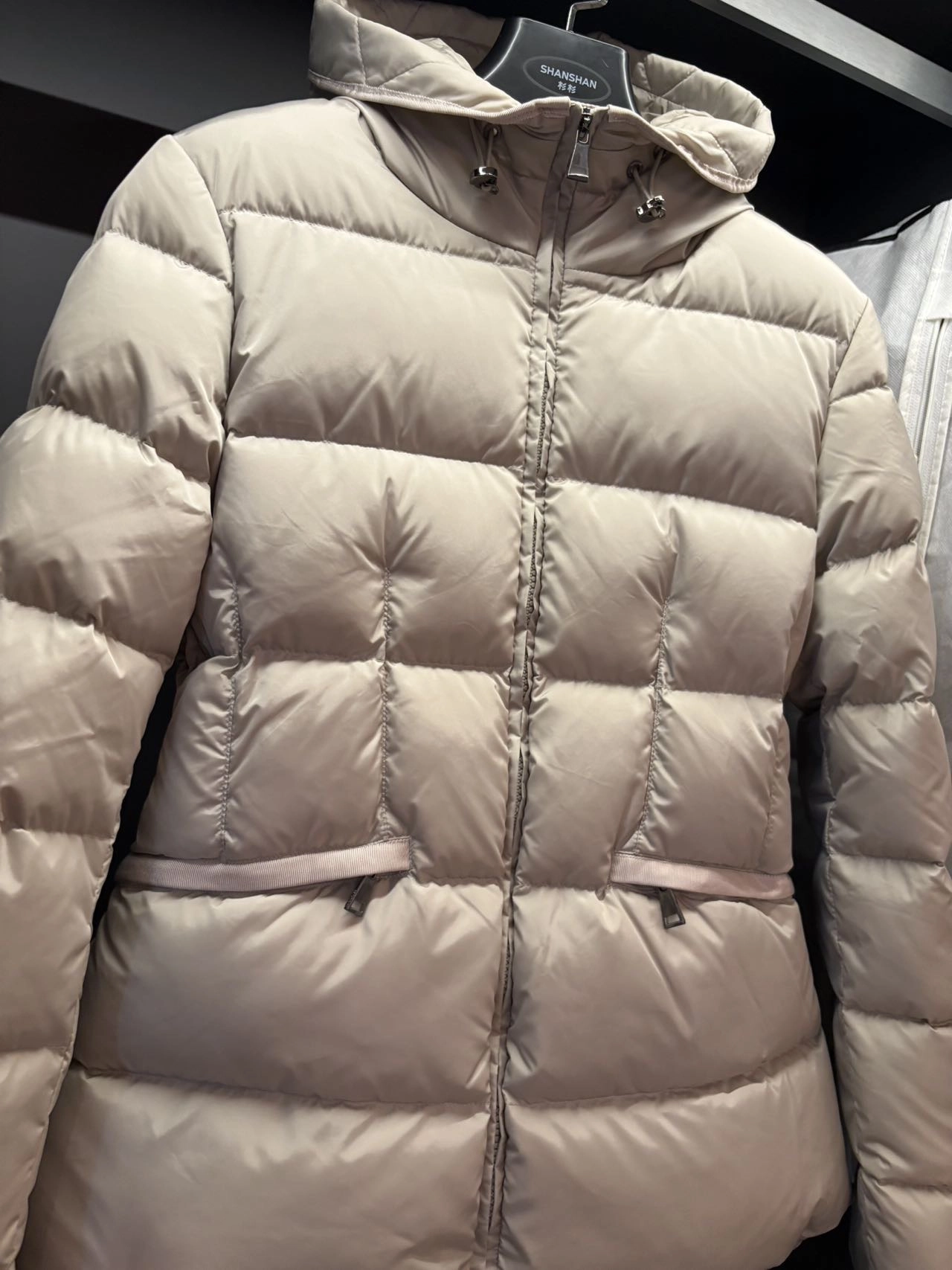 아보체 쇼트 다운 패딩