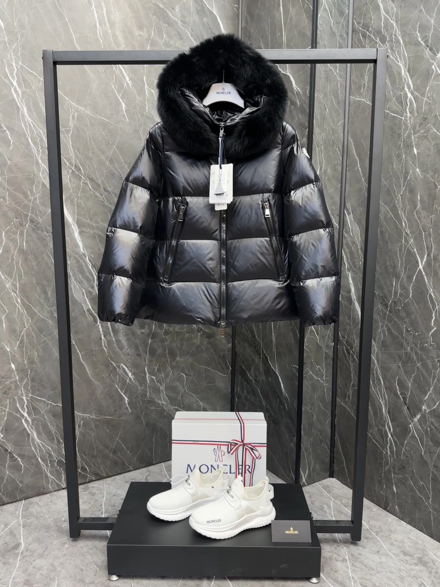 세리퍼 쇼트 다운 패딩