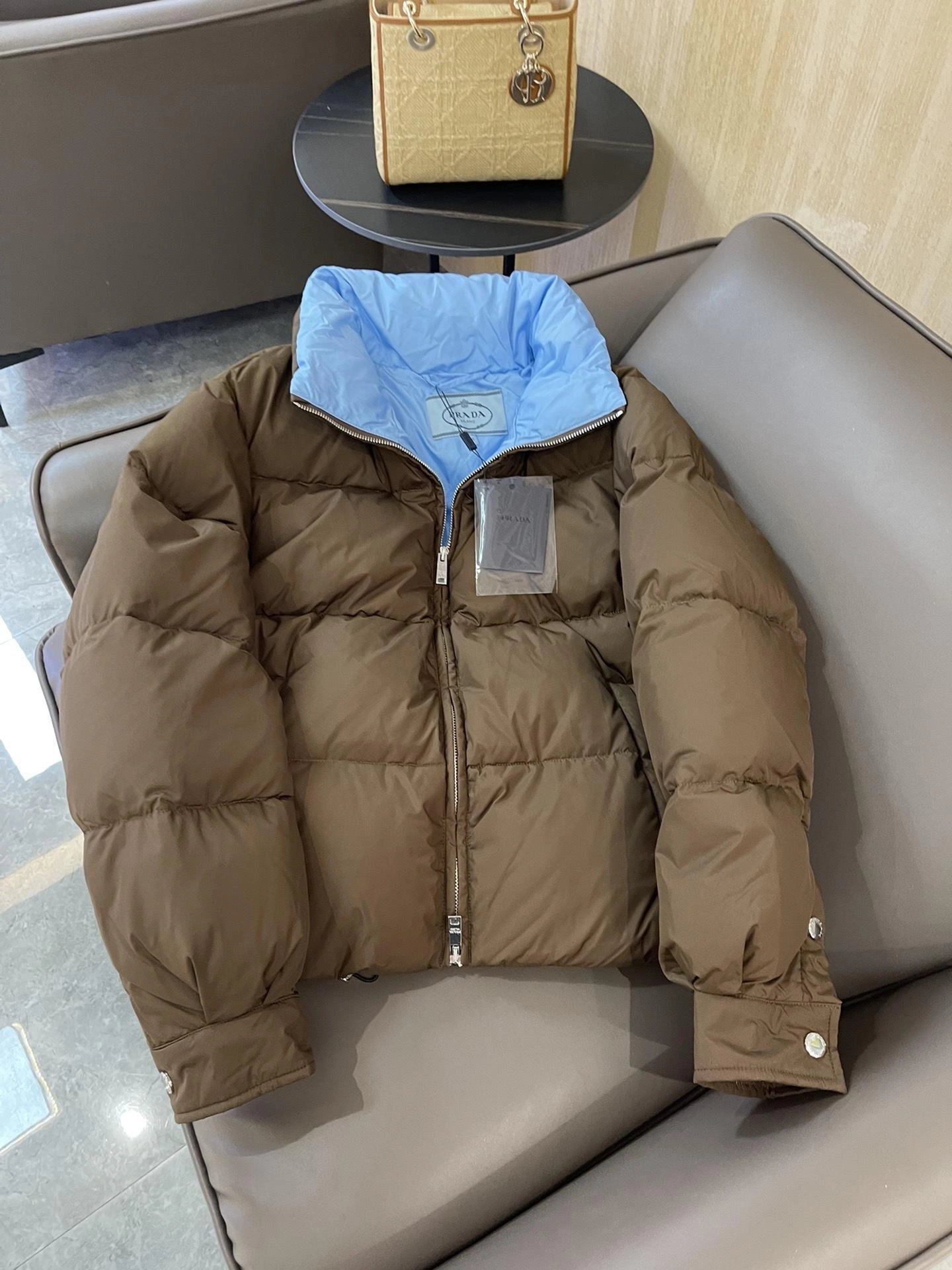 리나일론 숏 다운 재킷