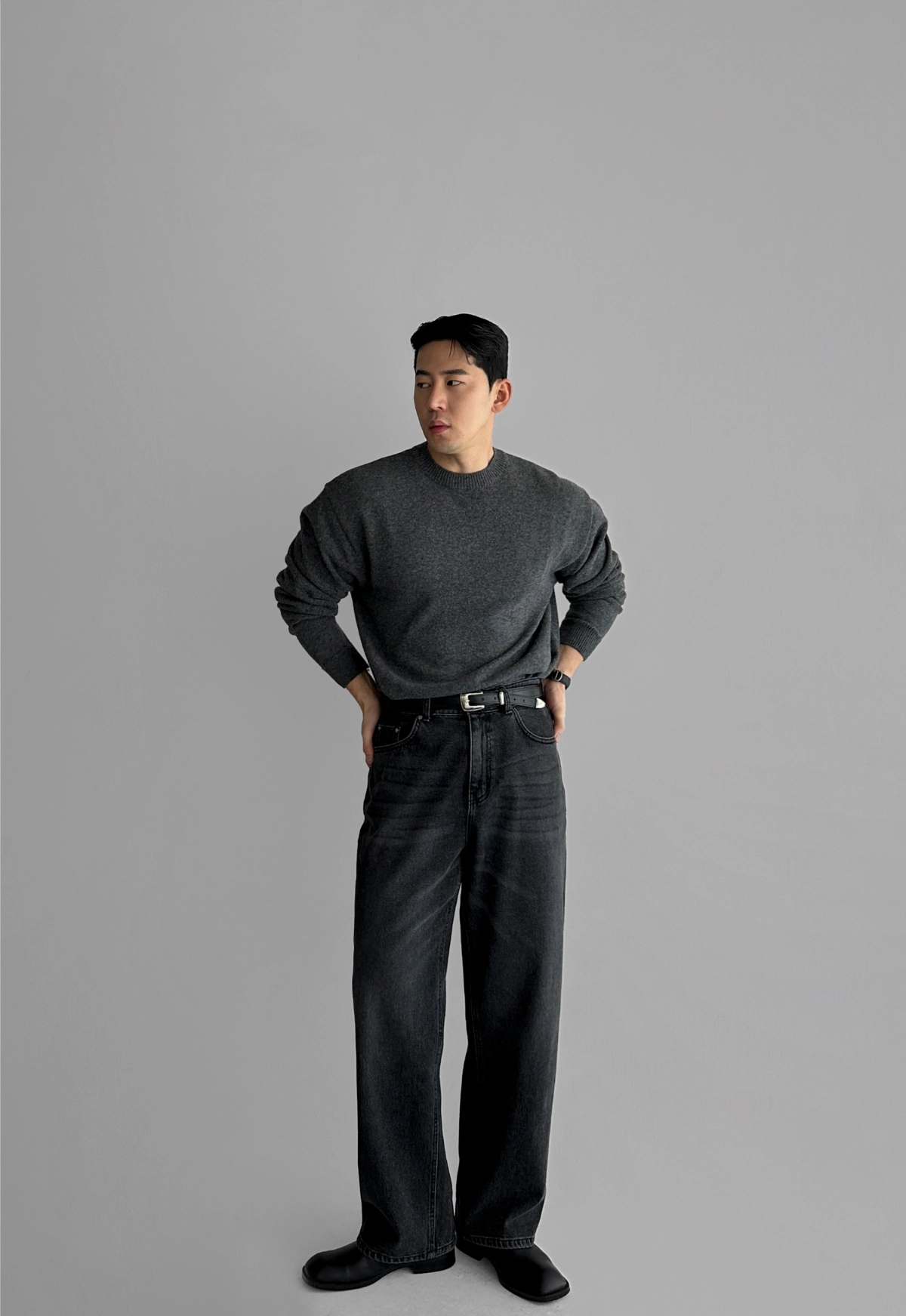 긴팔 티셔츠 모델 착용 이미지-S216L22