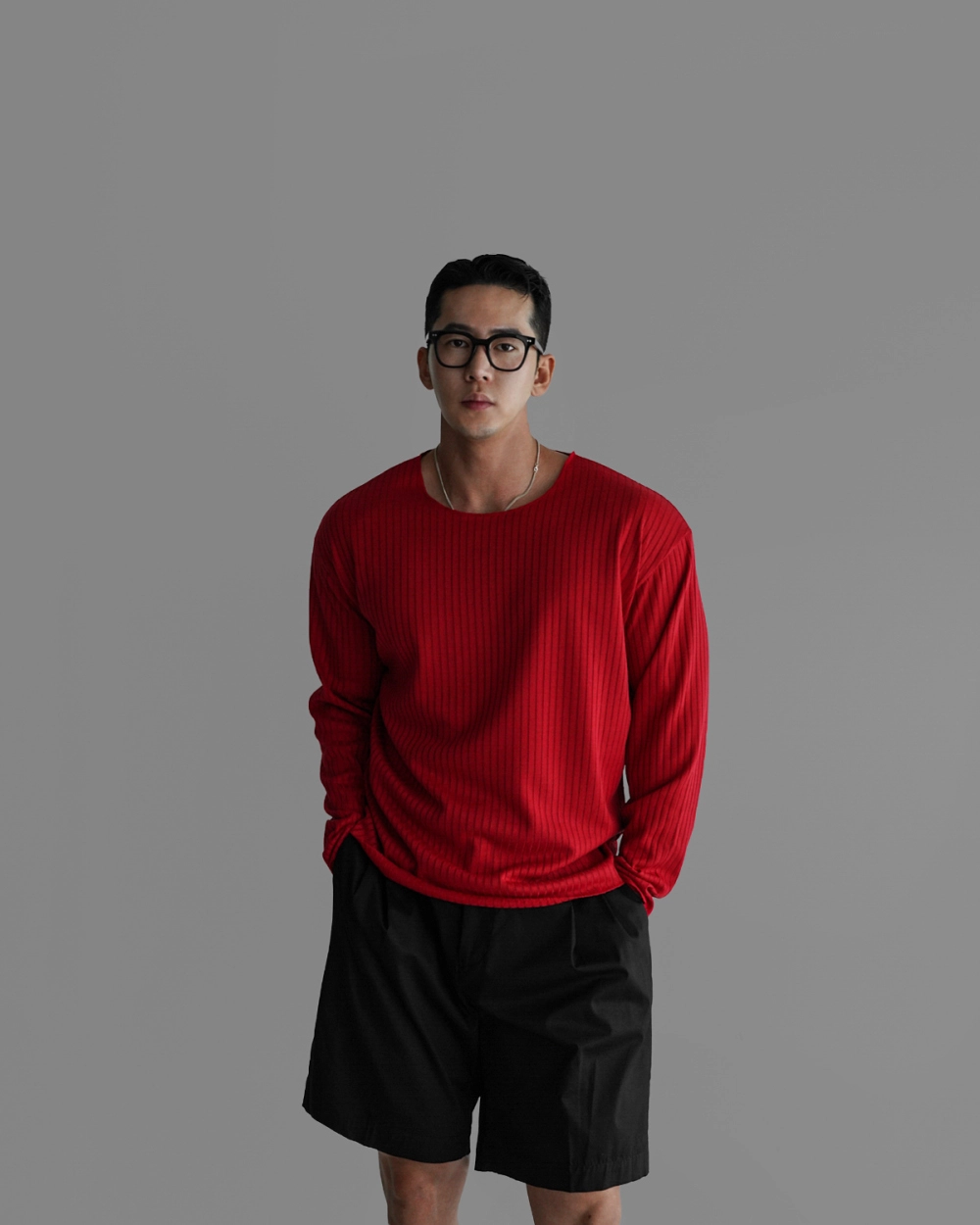 긴팔 티셔츠 모델 착용 이미지-S448L7