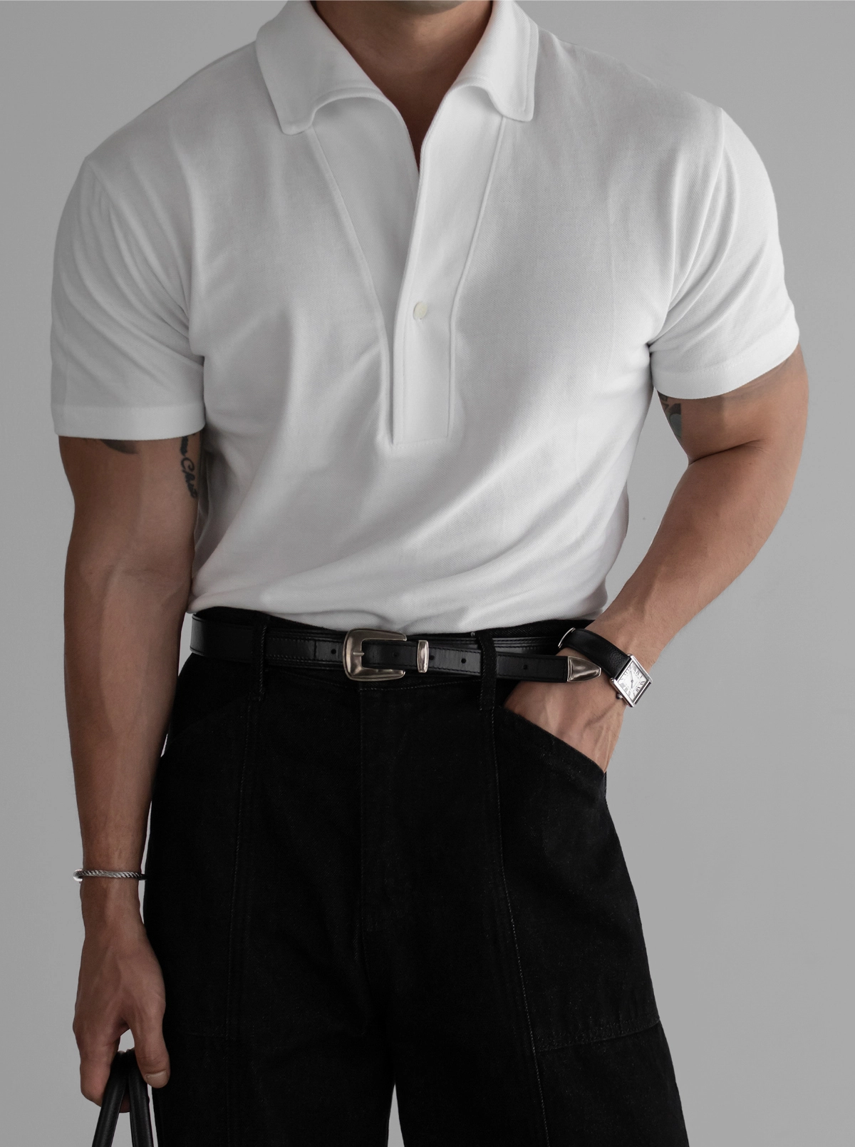 반팔 티셔츠 모델 착용 이미지-S389L3