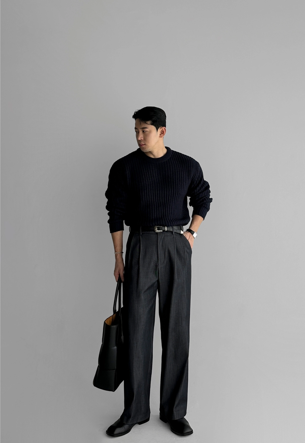 긴팔 티셔츠 모델 착용 이미지-S206L28