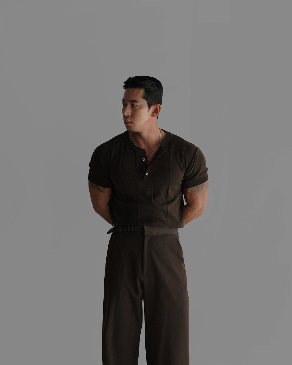 반팔 티셔츠 모델 착용 이미지-S528L2