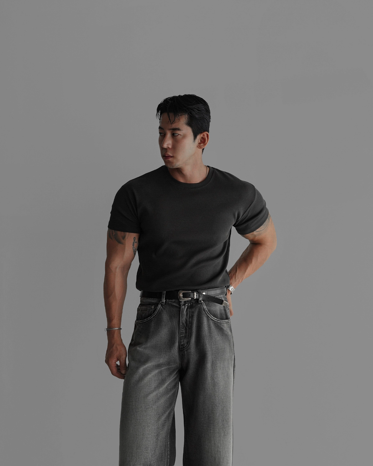 반팔 티셔츠 모델 착용 이미지-S452L2