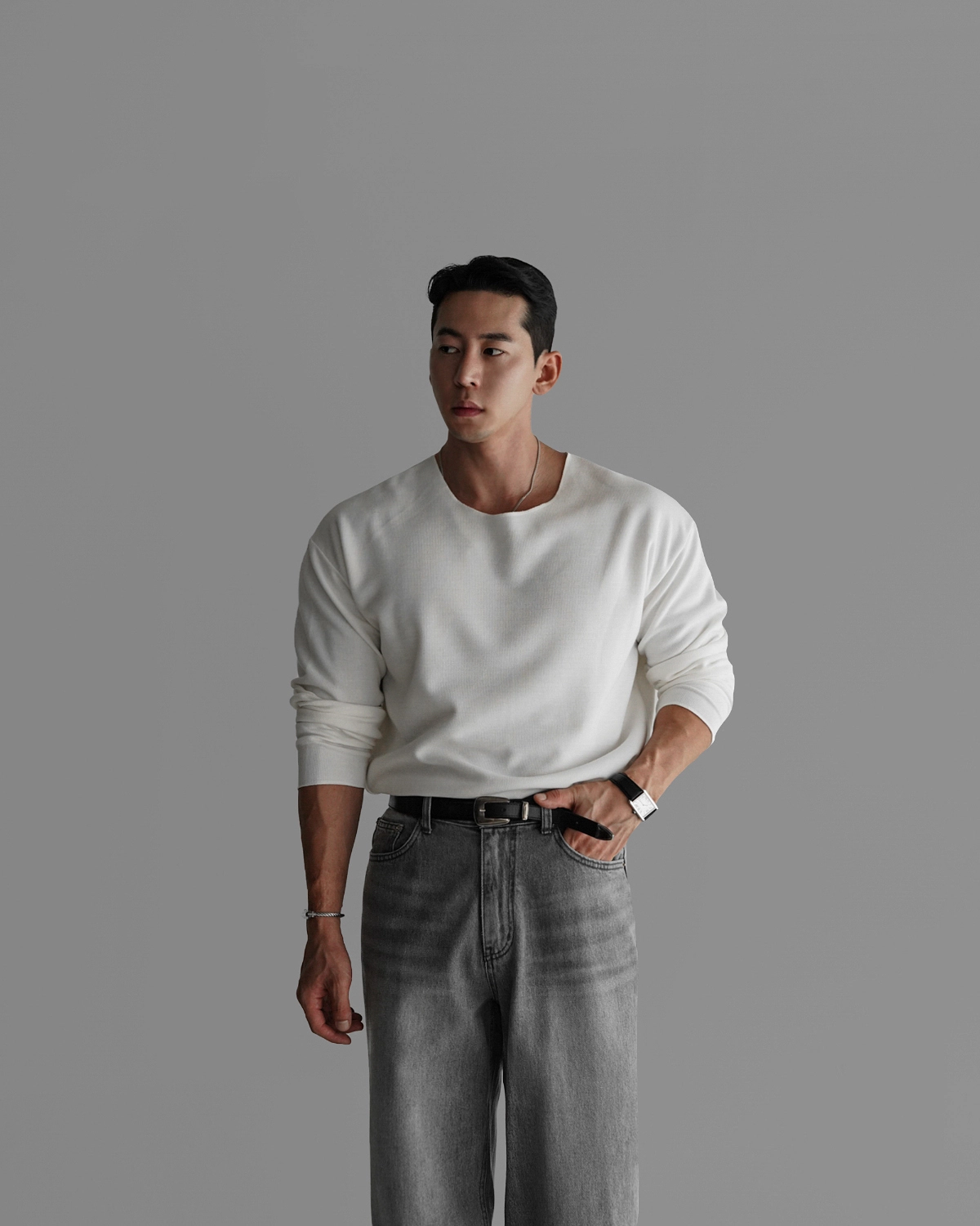 긴팔 티셔츠 모델 착용 이미지-S257L15