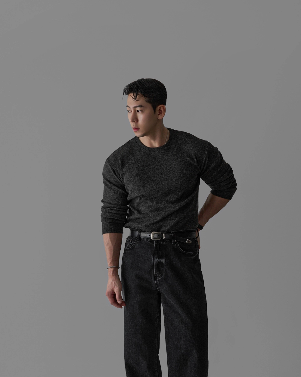 긴팔 티셔츠 모델 착용 이미지-S669L9