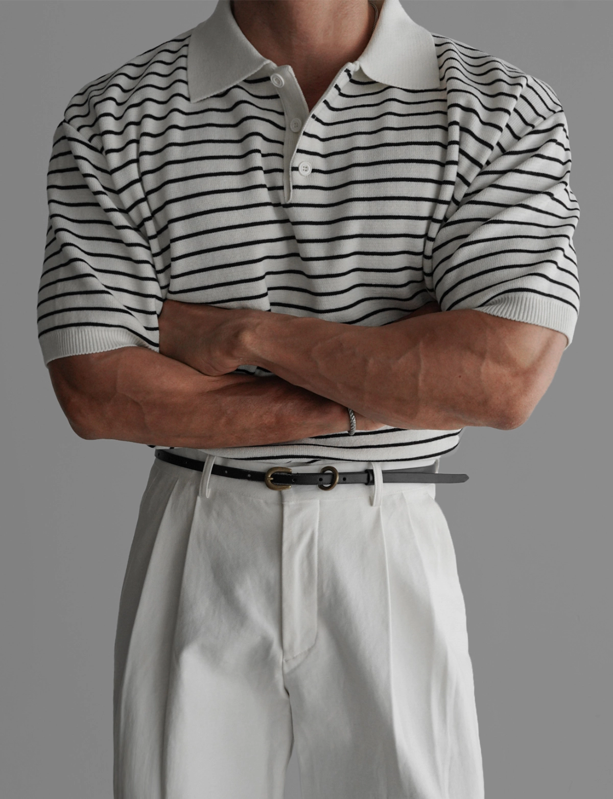 반팔 티셔츠 모델 착용 이미지-S468L3