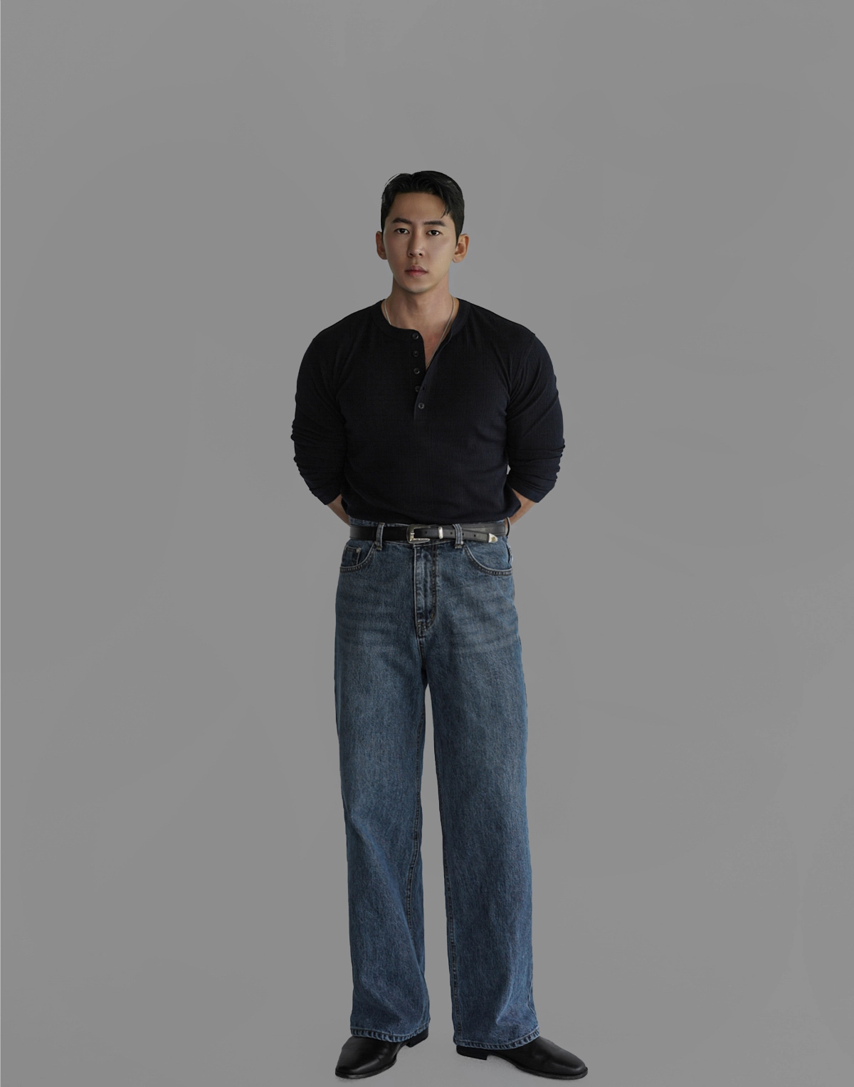 긴팔 티셔츠 모델 착용 이미지-S471L2