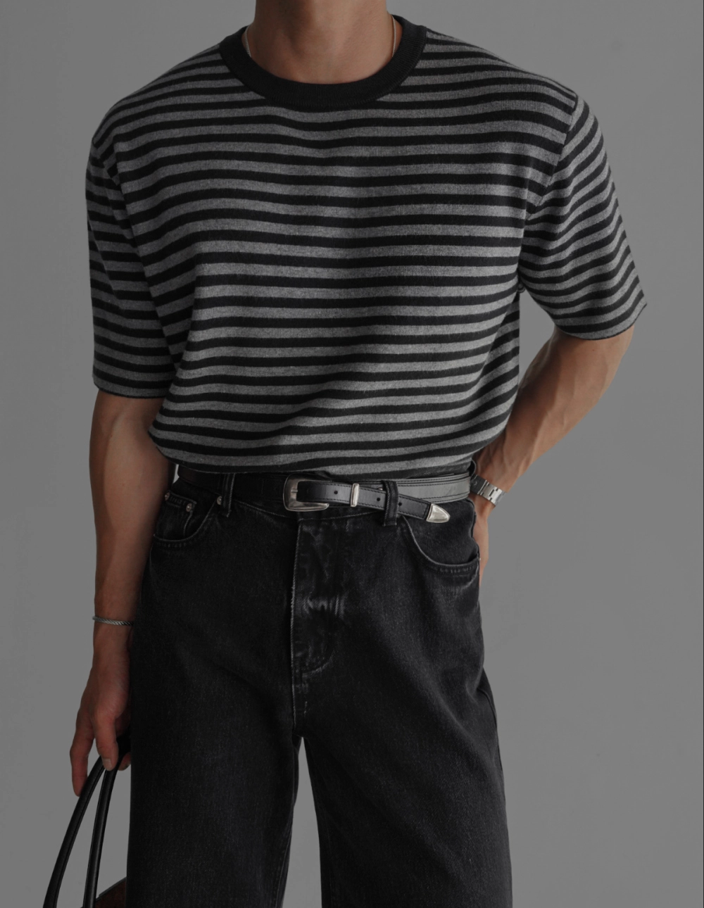 반팔 티셔츠 모델 착용 이미지-S344L8