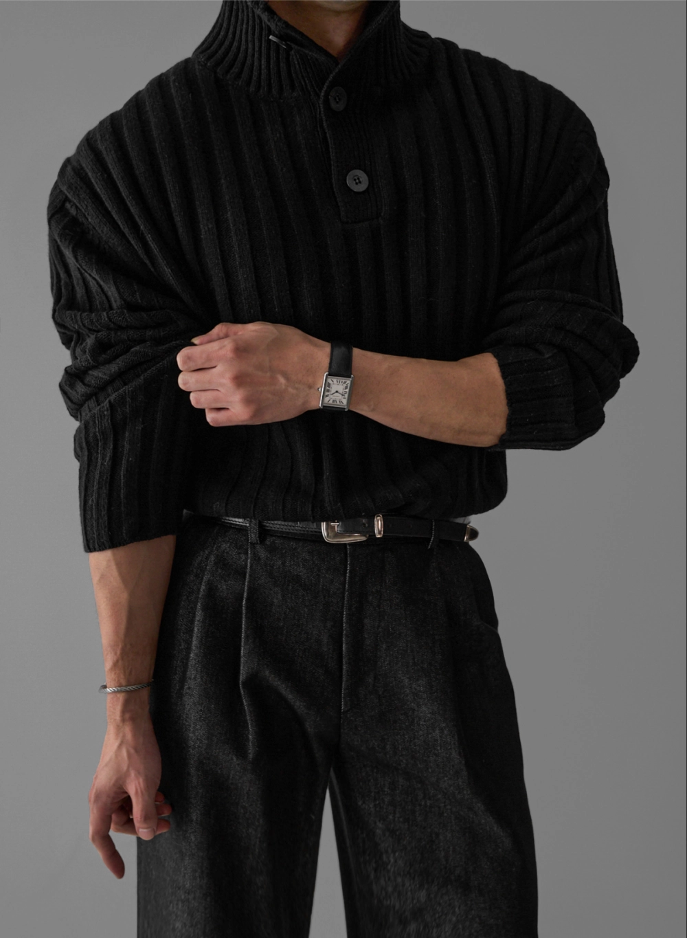 긴팔 티셔츠 모델 착용 이미지-S523L3
