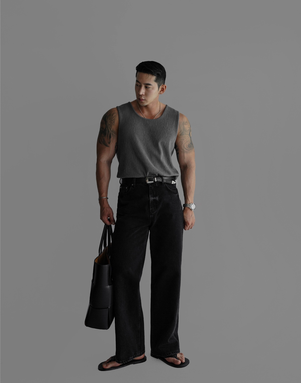 민소매 모델 착용 이미지-S444L3
