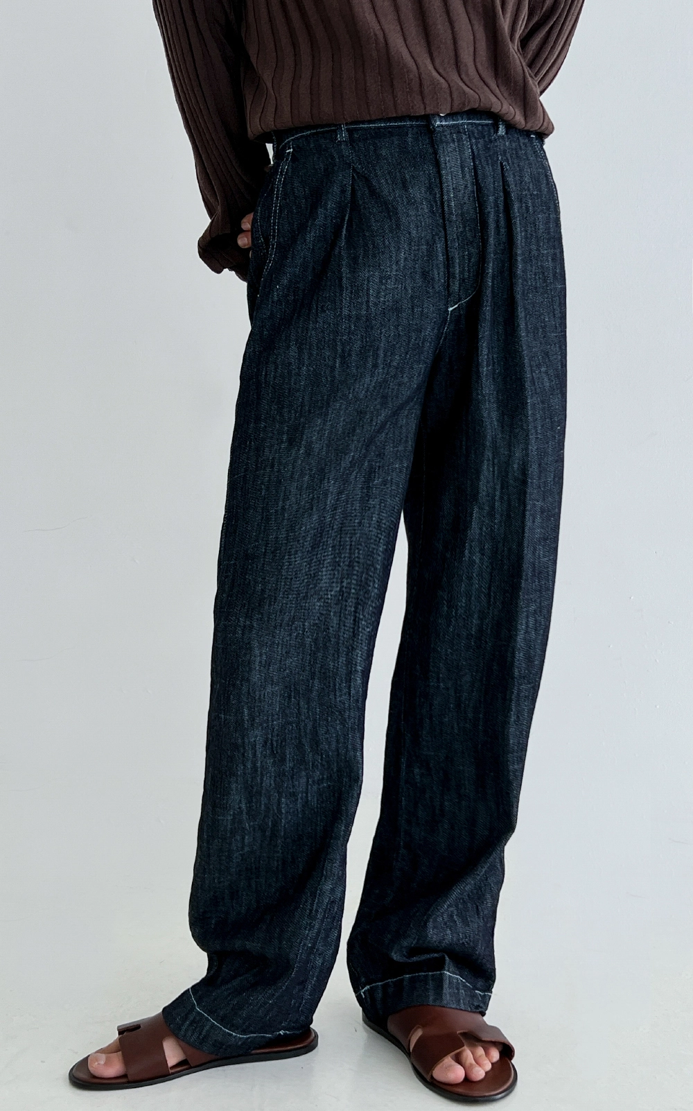 바지 모델 착용 이미지-S523L77