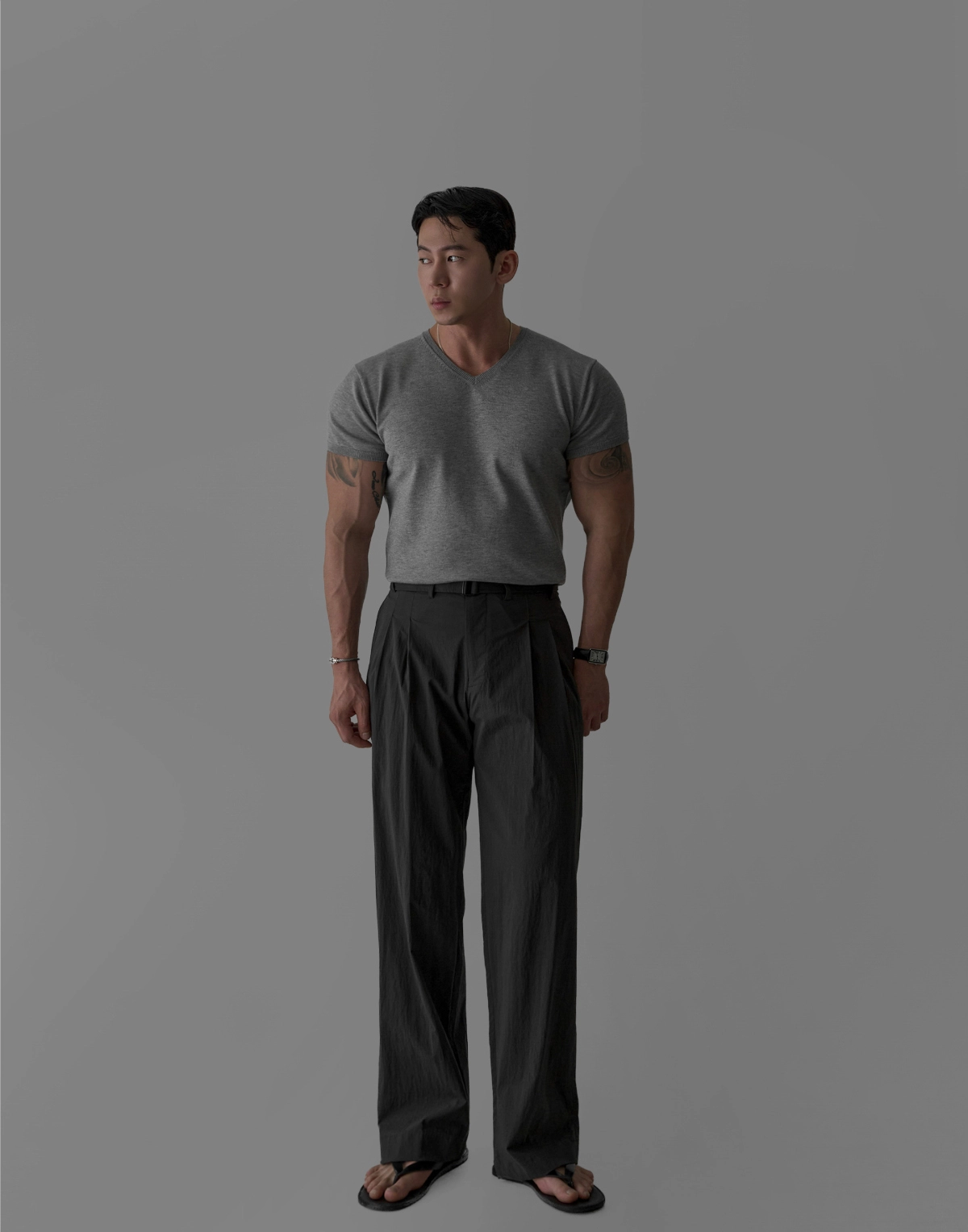 반팔 티셔츠 모델 착용 이미지-S266L3