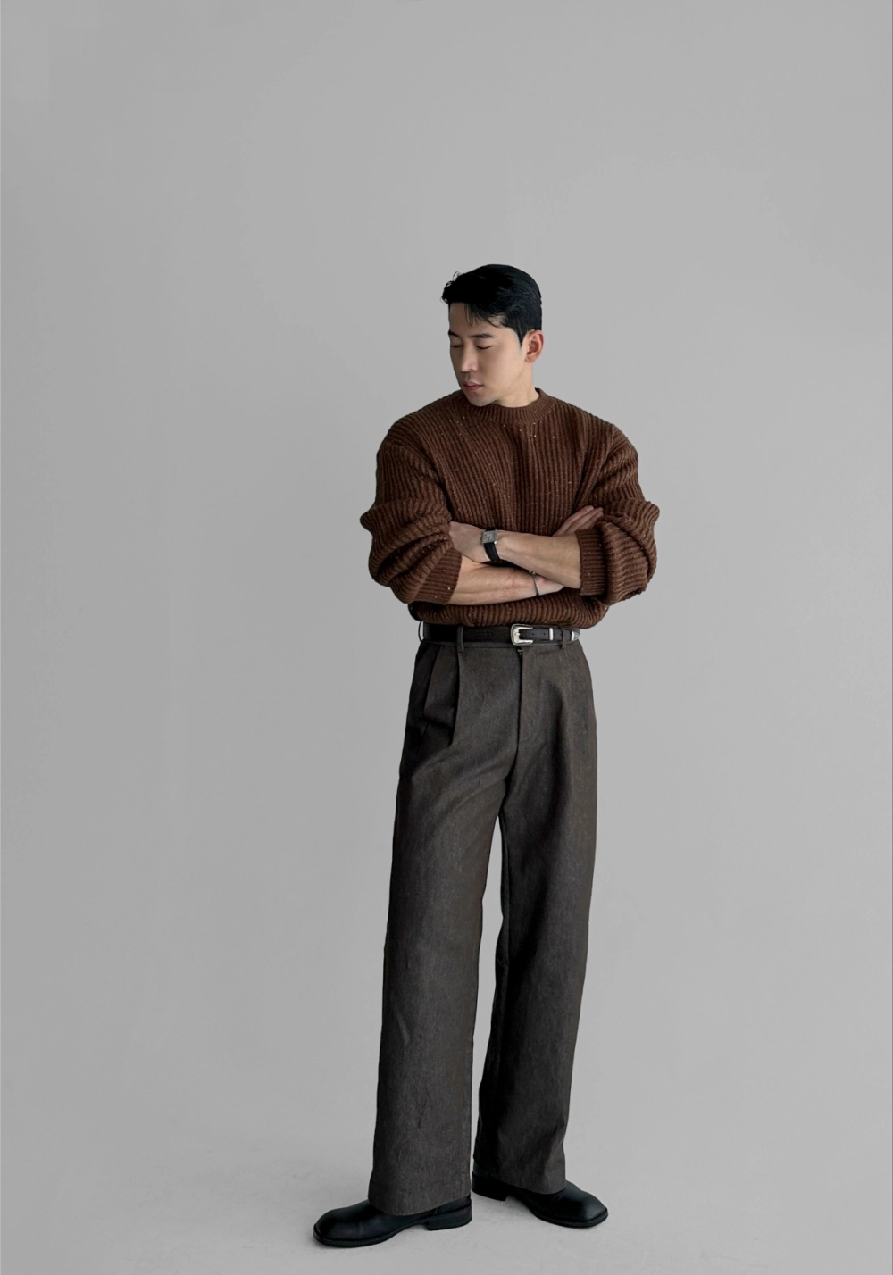 긴팔 티셔츠 모델 착용 이미지-S211L1