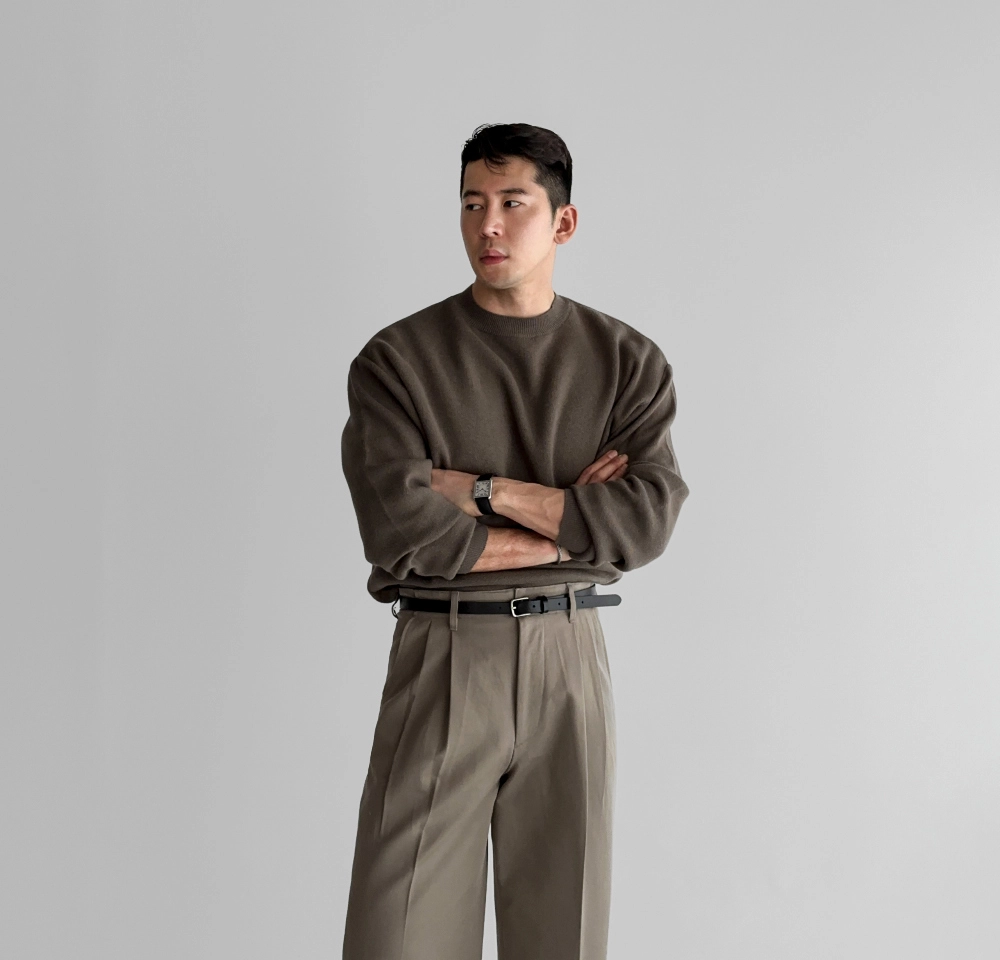 긴팔 티셔츠 모델 착용 이미지-S1011L16
