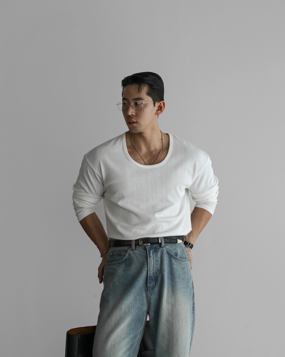 긴팔 티셔츠 모델 착용 이미지-S259L14