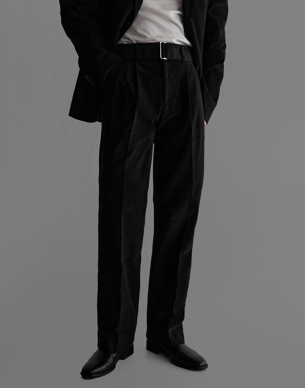 바지 모델 착용 이미지-S250L35