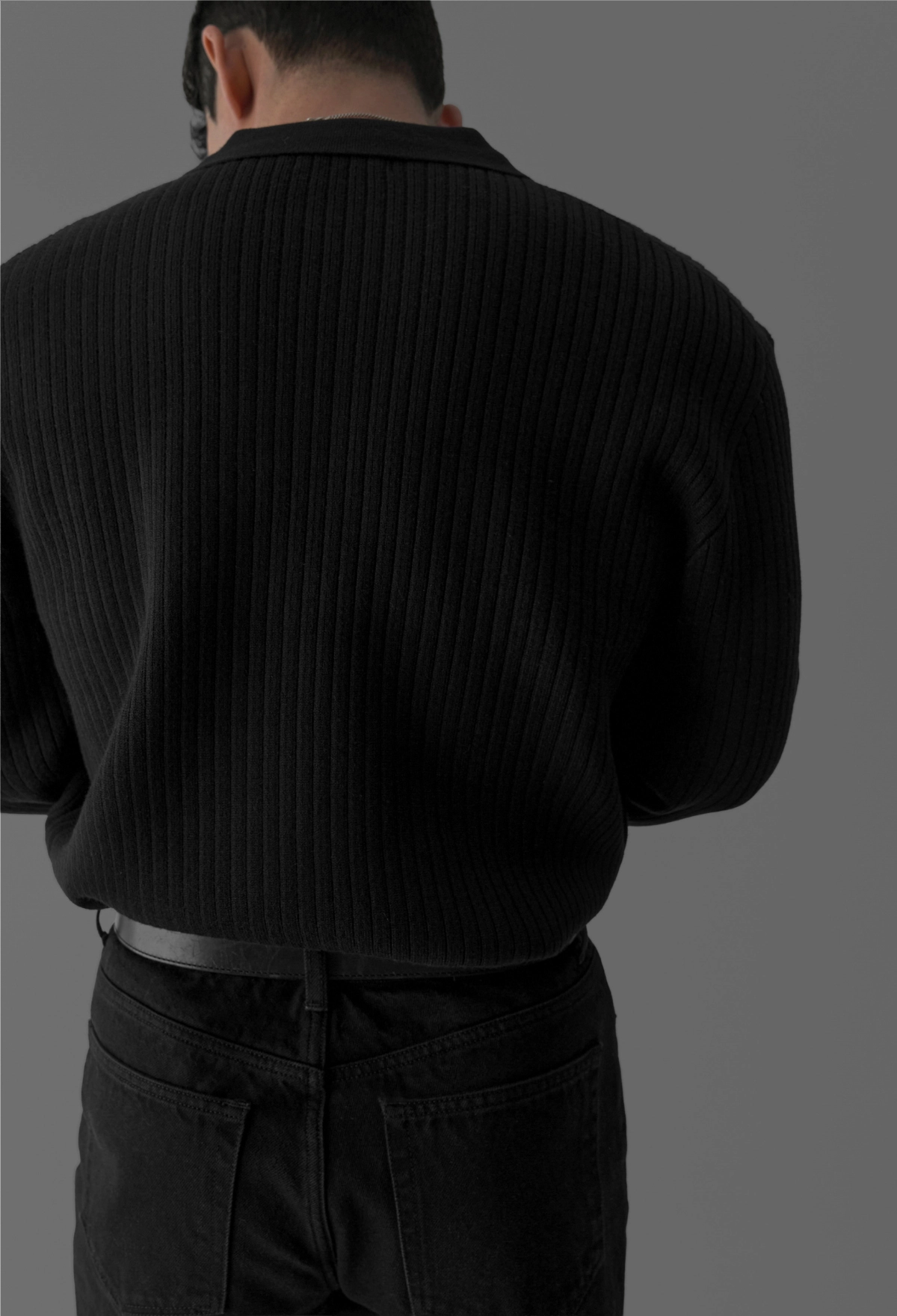 긴팔 티셔츠 모델 착용 이미지-S497L22
