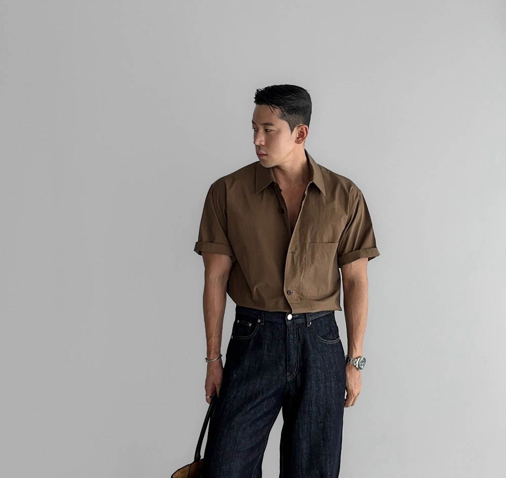 반팔 티셔츠 모델 착용 이미지-S546L17