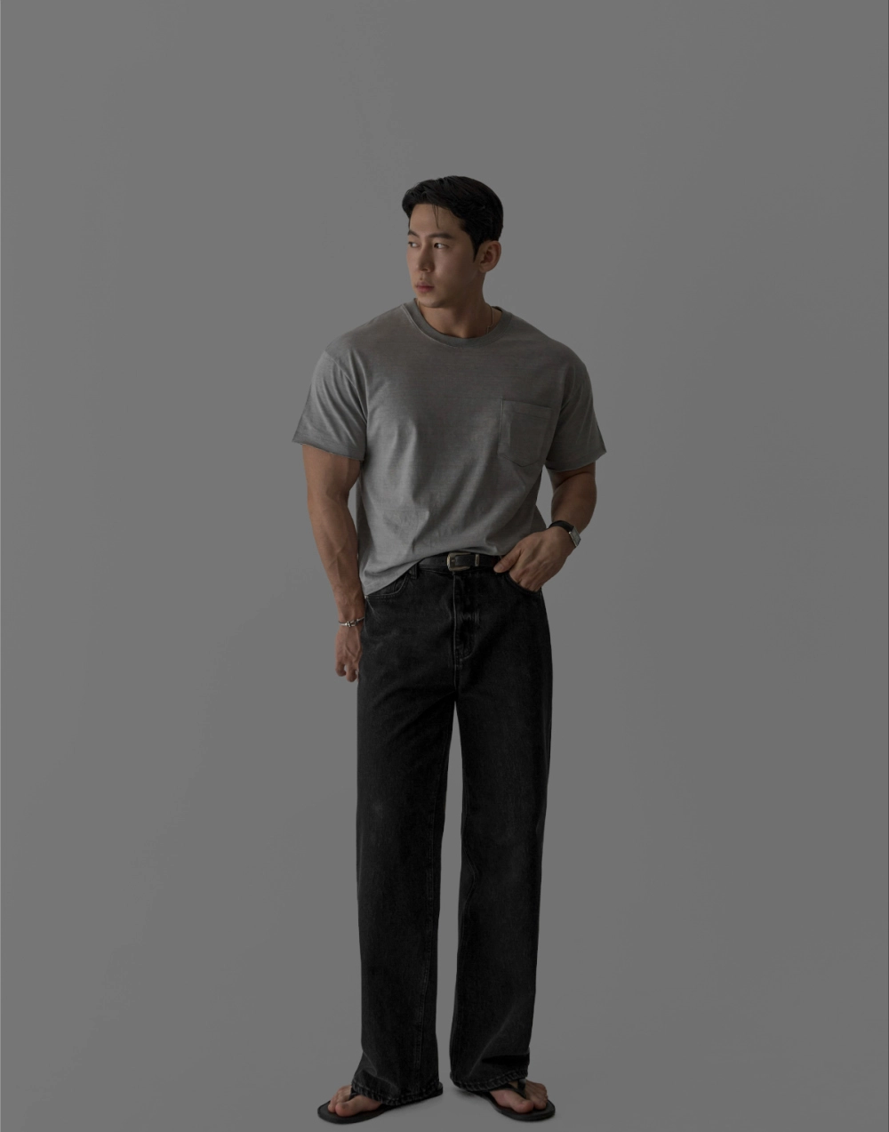 반팔 티셔츠 모델 착용 이미지-S266L1