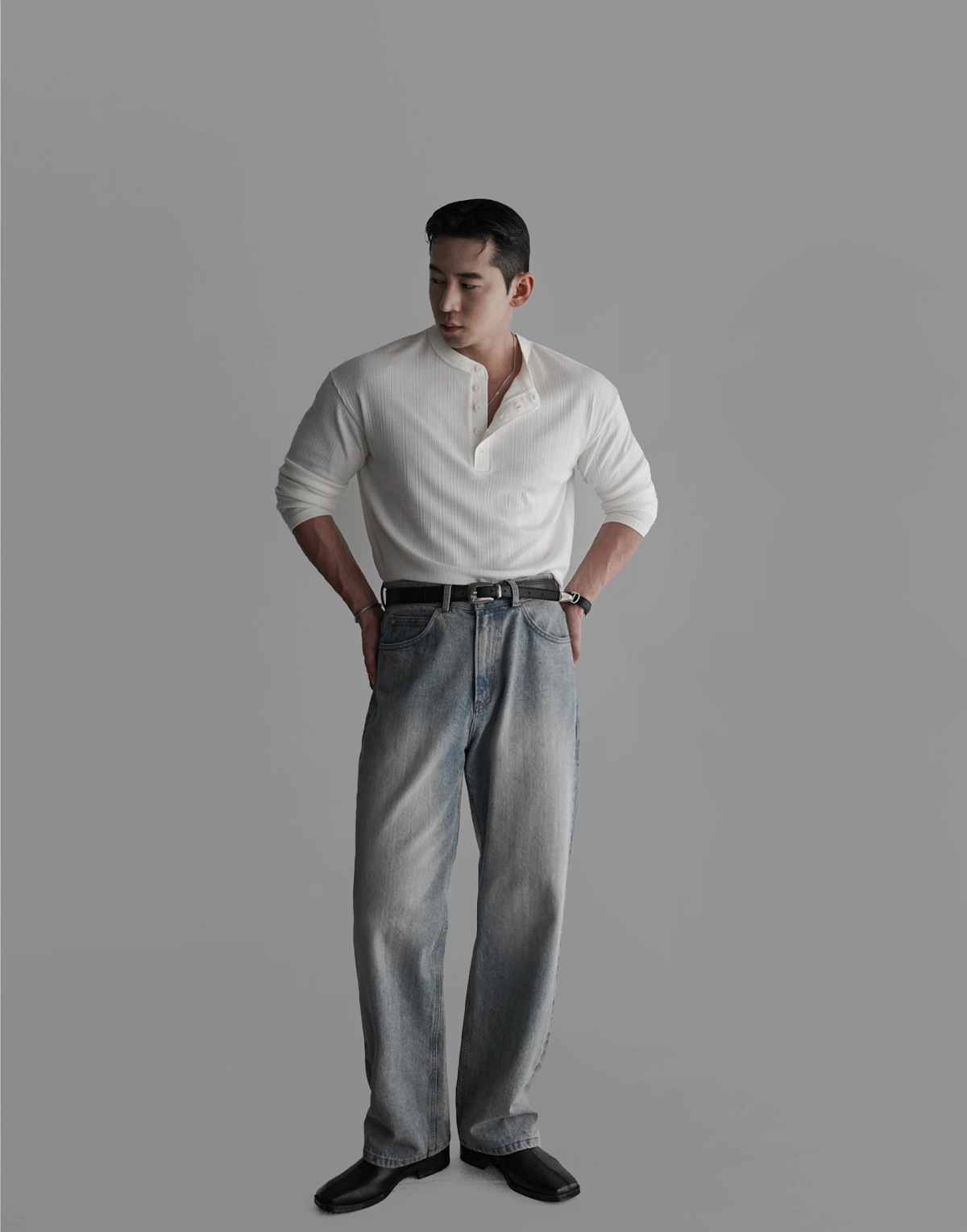 긴팔 티셔츠 모델 착용 이미지-S431L53