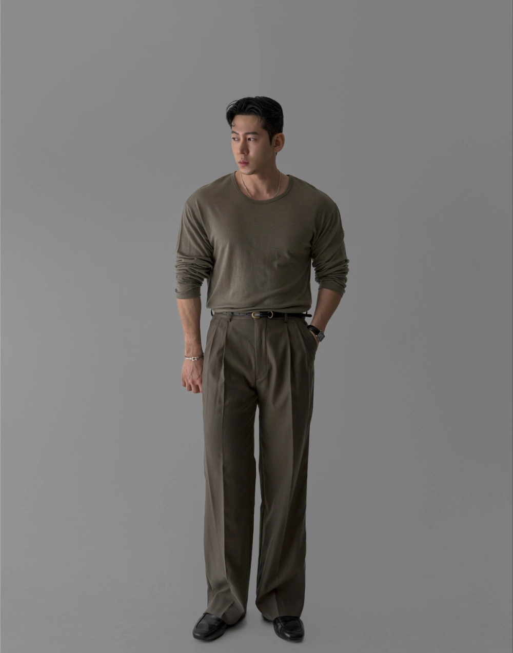 긴팔 티셔츠 모델 착용 이미지-S430L34
