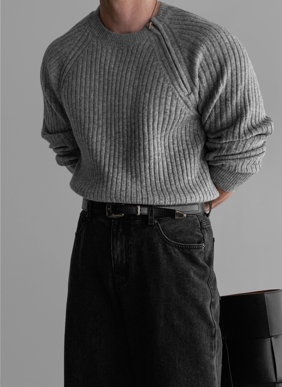 긴팔 티셔츠 모델 착용 이미지-S443L40