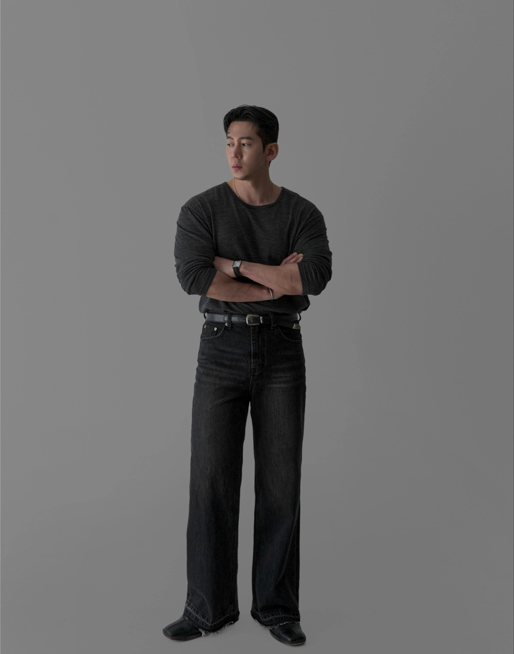 긴팔 티셔츠 모델 착용 이미지-S430L20
