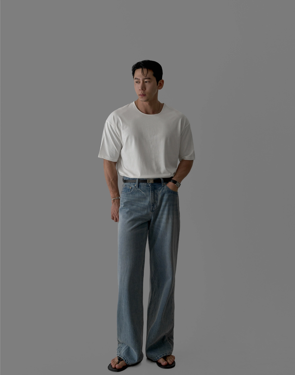 반팔 티셔츠 모델 착용 이미지-S281L20