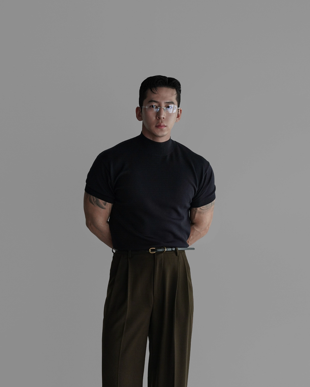 반팔 티셔츠 모델 착용 이미지-S437L40