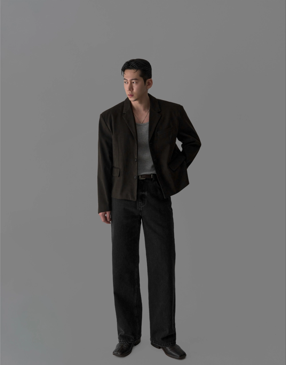 바지 모델 착용 이미지-S422L10