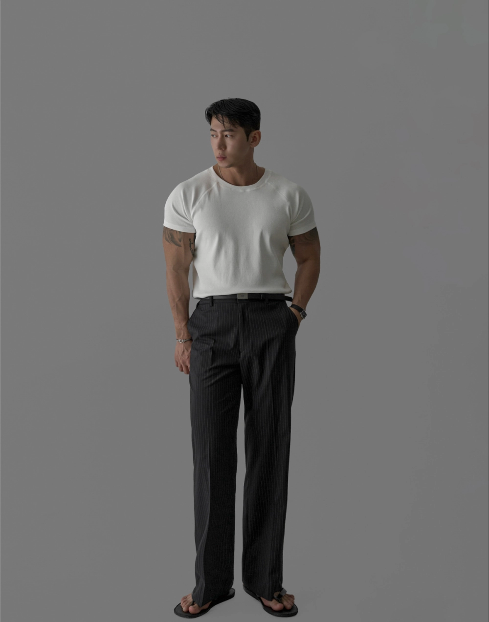 반팔 티셔츠 모델 착용 이미지-S480L7