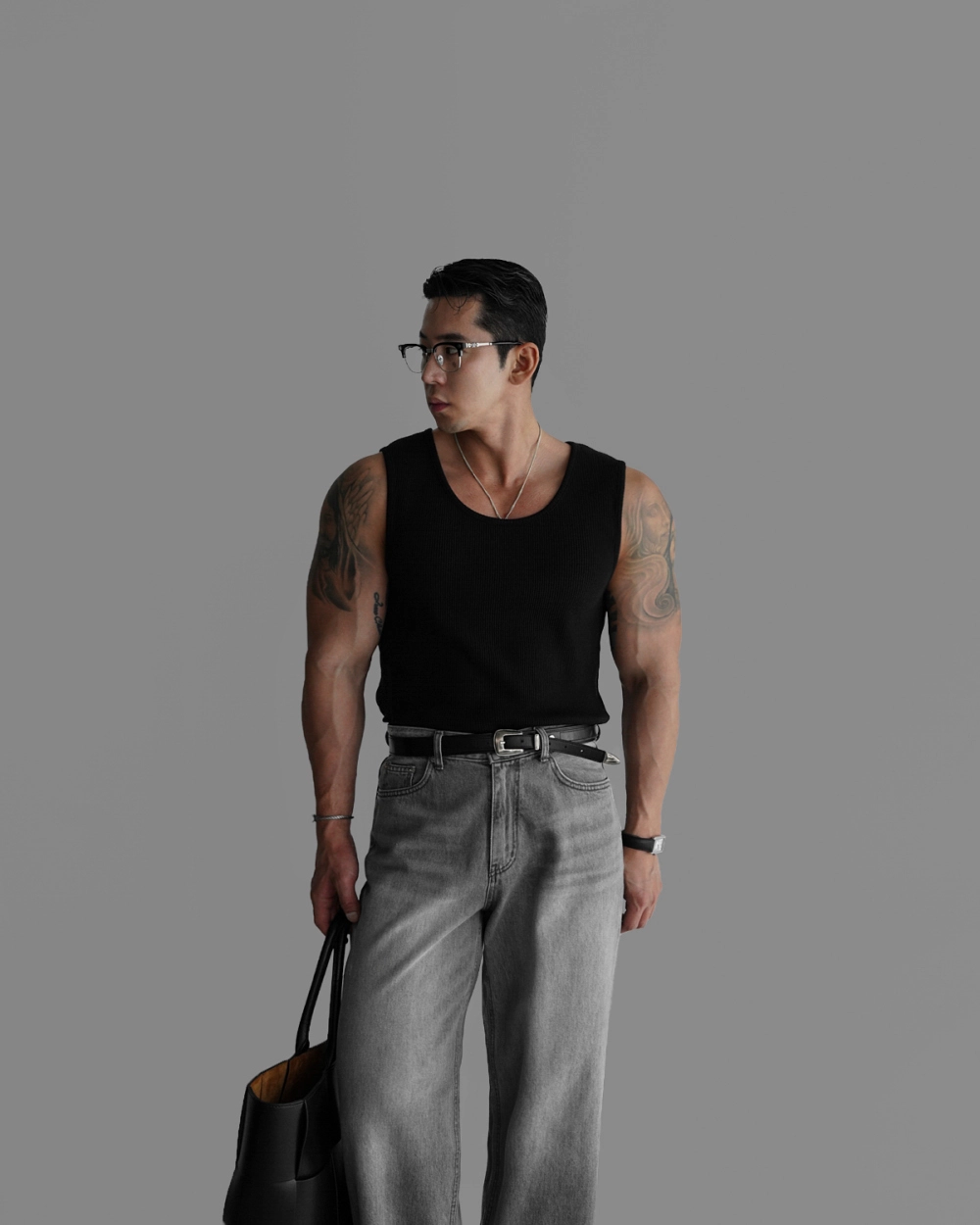민소매 모델 착용 이미지-S440L50