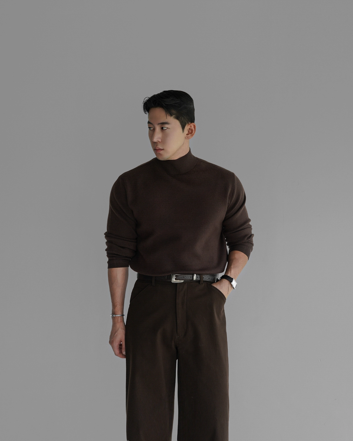 긴팔 티셔츠 모델 착용 이미지-S438L4