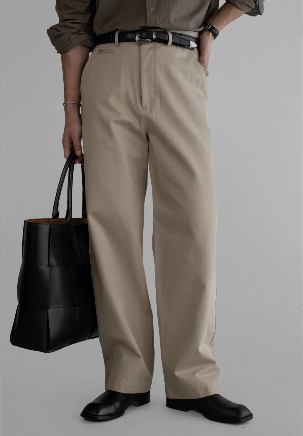 바지 모델 착용 이미지-S327L1