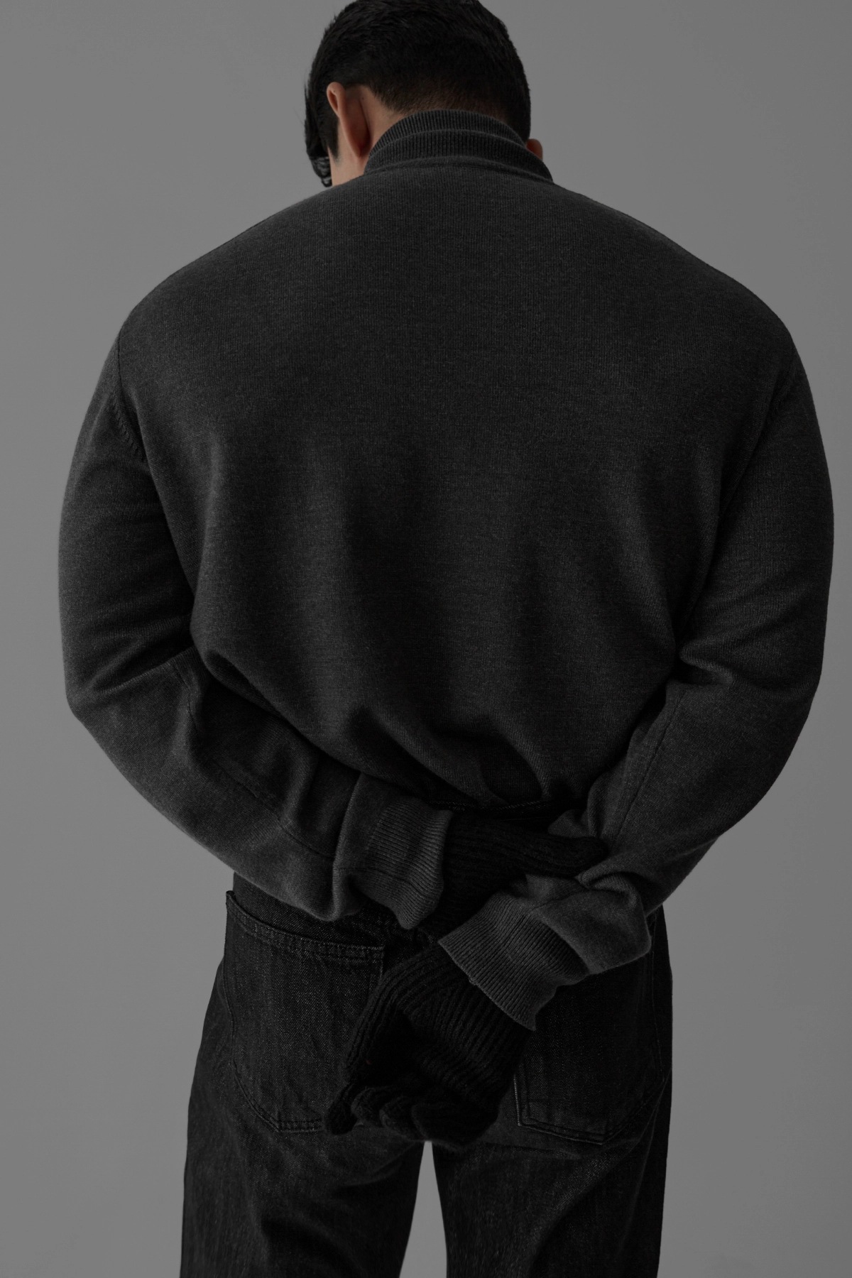 긴팔 티셔츠 모델 착용 이미지-S461L9