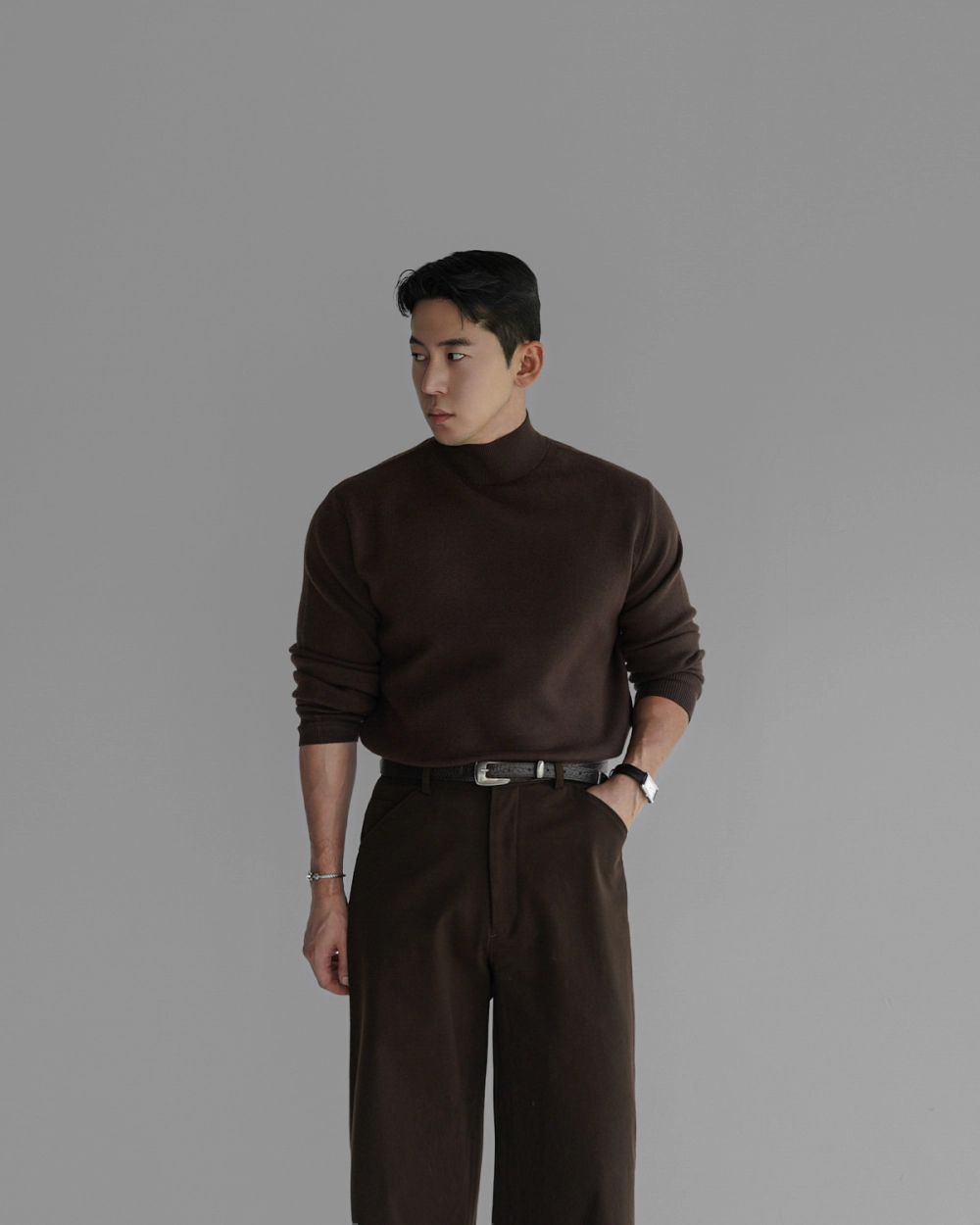 긴팔 티셔츠 모델 착용 이미지-S438L4