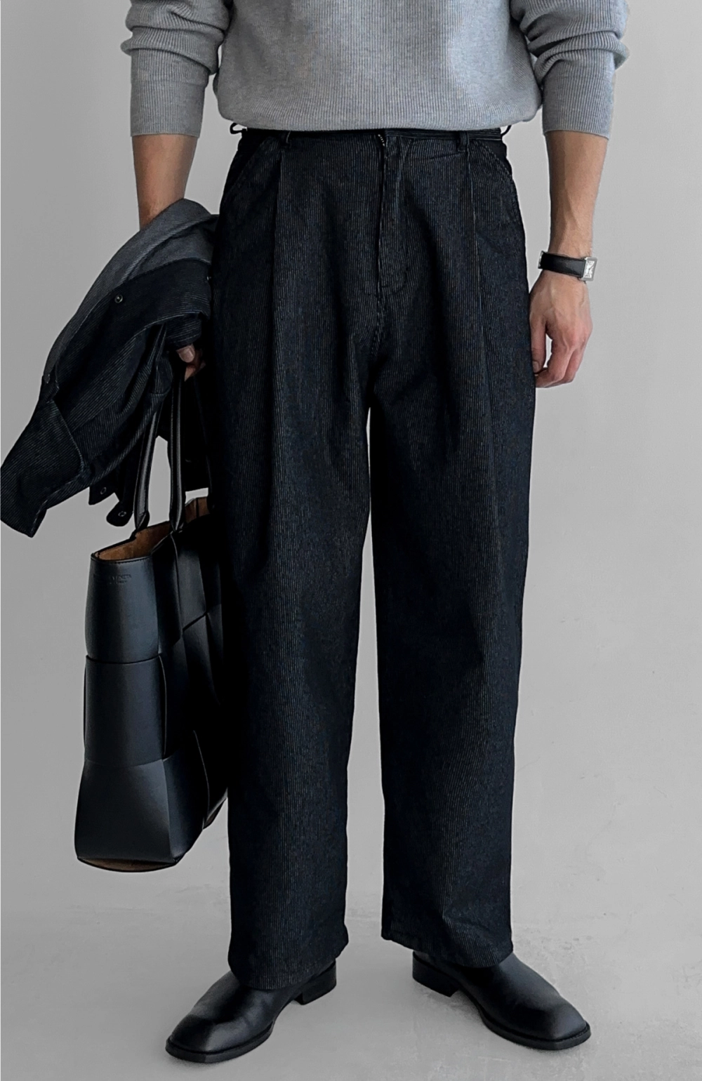 바지 모델 착용 이미지-S74L10