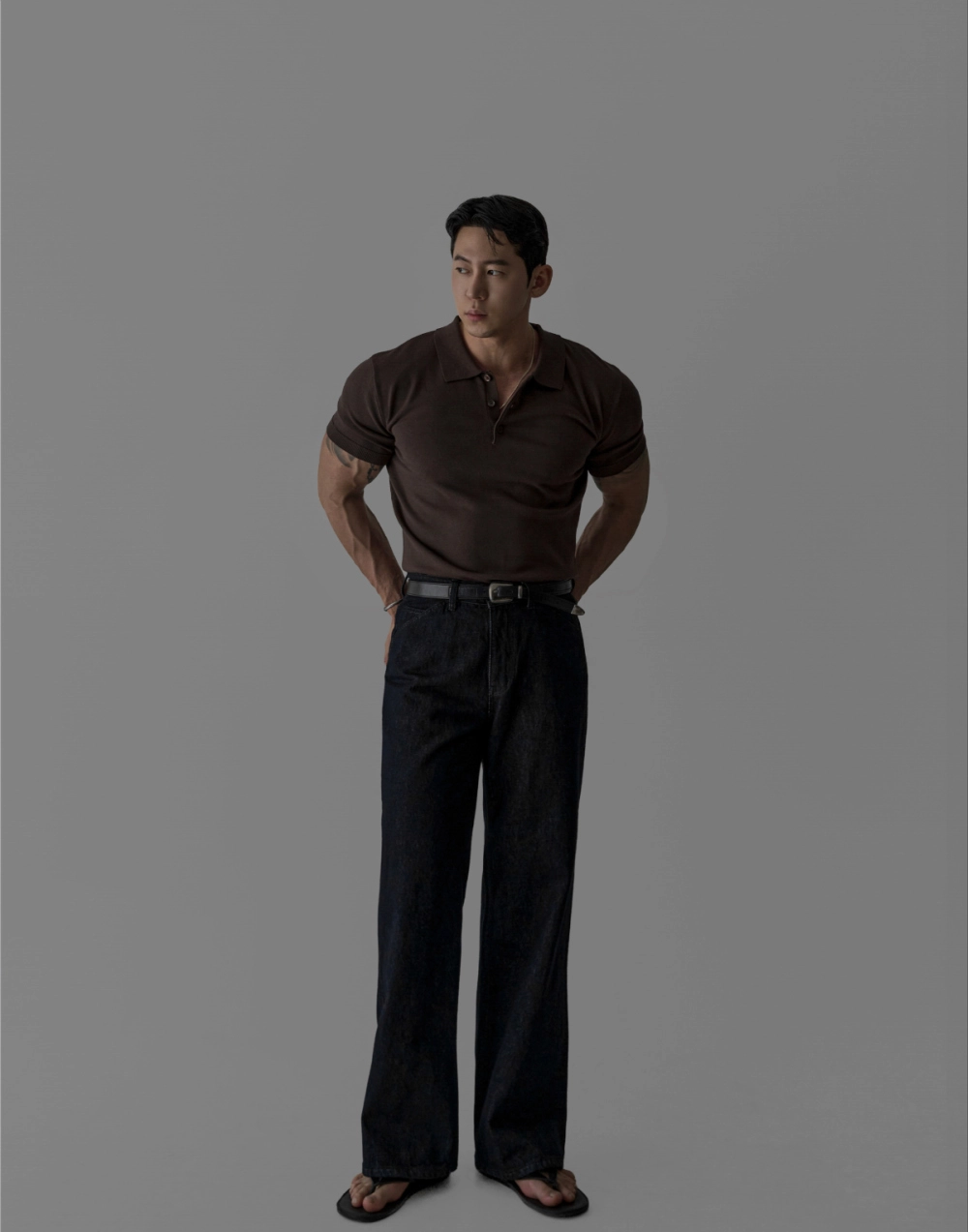 반팔 티셔츠 모델 착용 이미지-S270L21