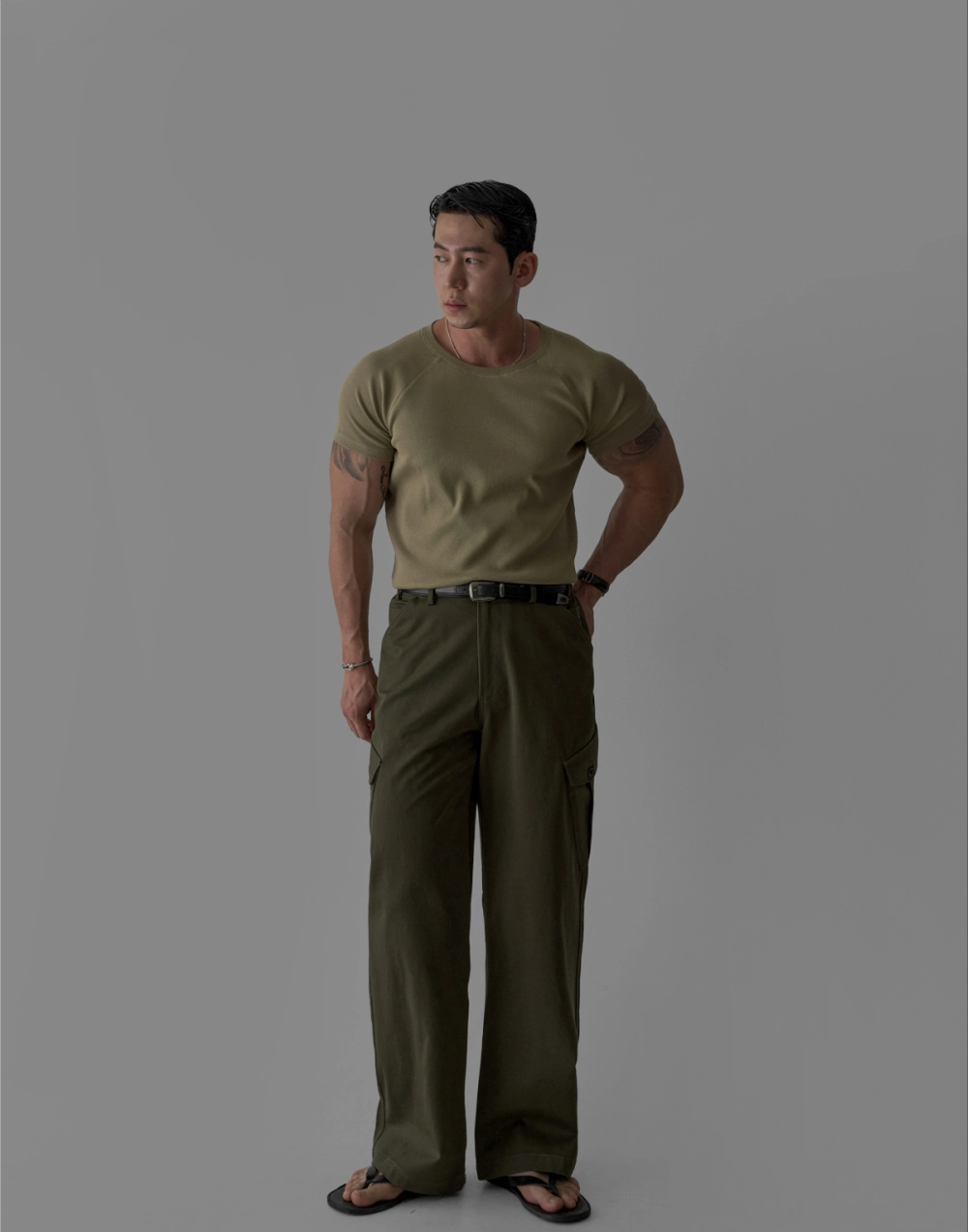 반팔 티셔츠 모델 착용 이미지-S478L21