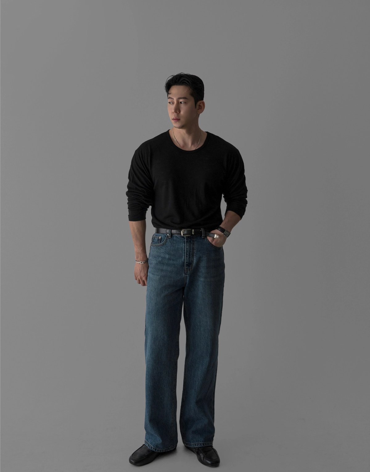 긴팔 티셔츠 모델 착용 이미지-S430L27
