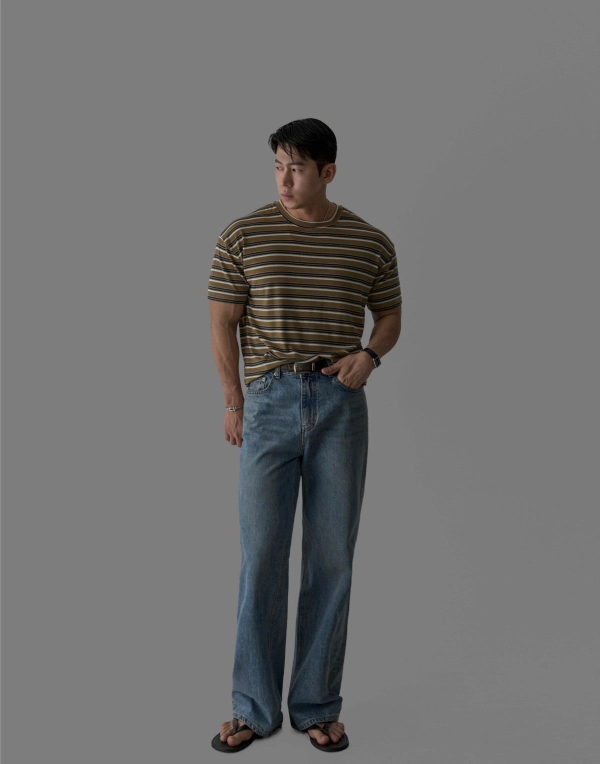 반팔 티셔츠 모델 착용 이미지-S265L8