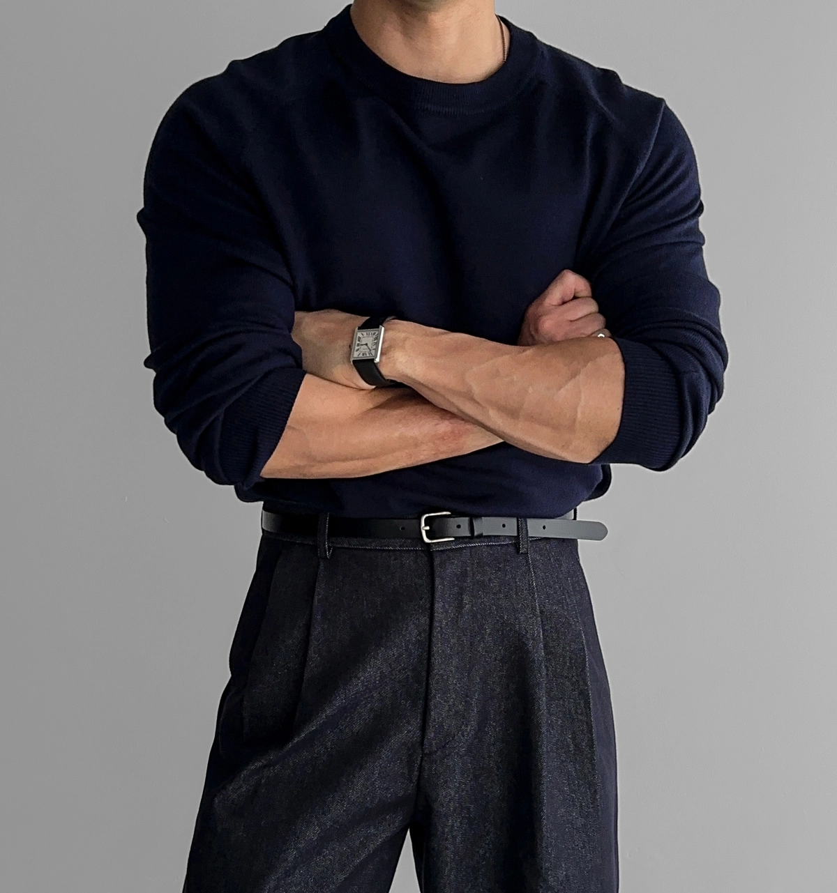 긴팔 티셔츠 모델 착용 이미지-S18L33