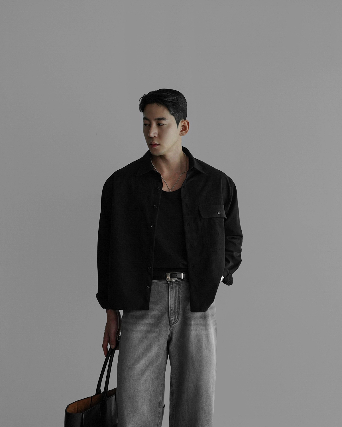 블라우스 모델 착용 이미지-S456L24
